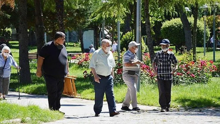 İzmir 65 yaş üstü sokağa çıkma yasağı var mı? İzmir 65 yaş üstü sokağa çıkma saati