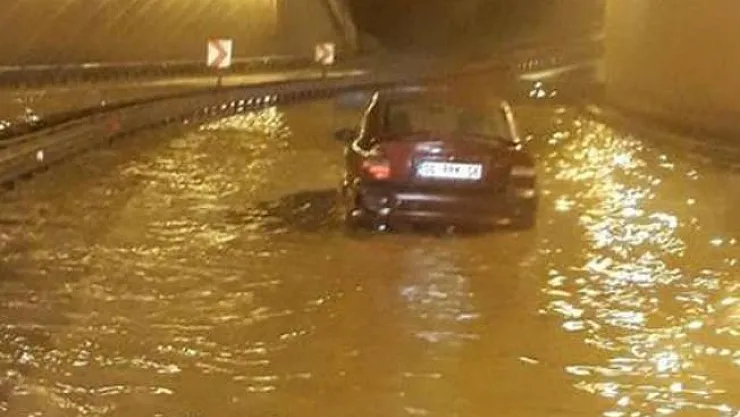 İzmir, Aydın, Muğla, Denizli ve Antalya için sağanak yağmur- Sel Uyarısı