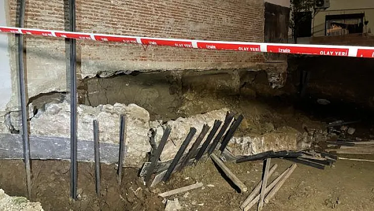 İzmir'de Binanın Temelinde Göçük Oluştu! Aileler Tahliye Ediliyor