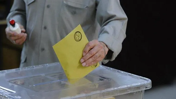 İzmir'de Oylar Sayılıyor ! İşte Adayların Aldığı Oy Oranları