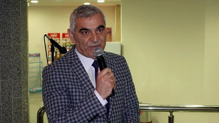 İzmir'in yeni tiyatro sahnesi perdelerini açtı