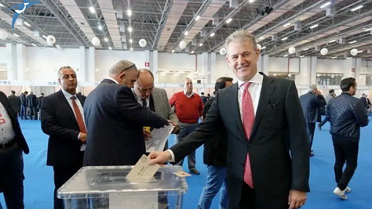 İZTO Eğitim ve Sağlık Vakfı'nın Yeni Başkanlığına Mahmut Özgener Seçildi