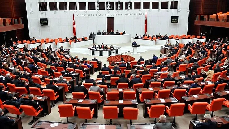 Kabul edilen Irak ve Suriye tezkeresi hakkında çarpıcı açıklamalar