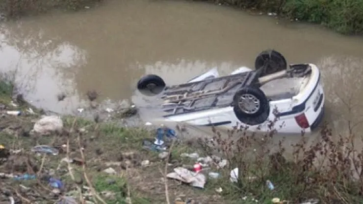 Karabük'te Trafik Kazası! Otomobil Dereye Uçtu Ölü ve Yaralılar Var
