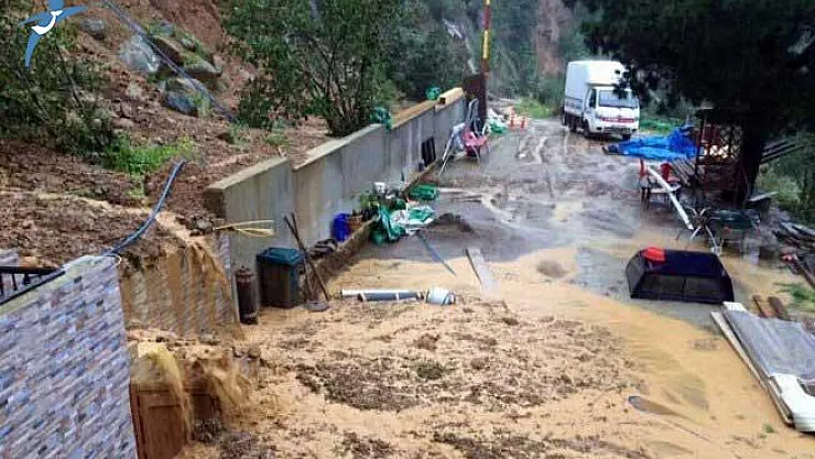 Karadeniz Sahil Yolu Trafiğe Kapatıldı, 165 Kişi Mahsur Kaldı!