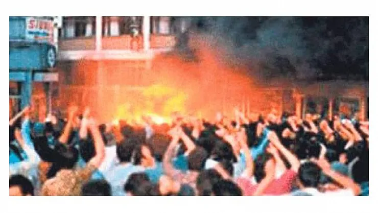 Karar yine içimizi yaktı! Erdoğan, Madımak katliamı suçlusunun müebbet cezasını kaldırdı!
