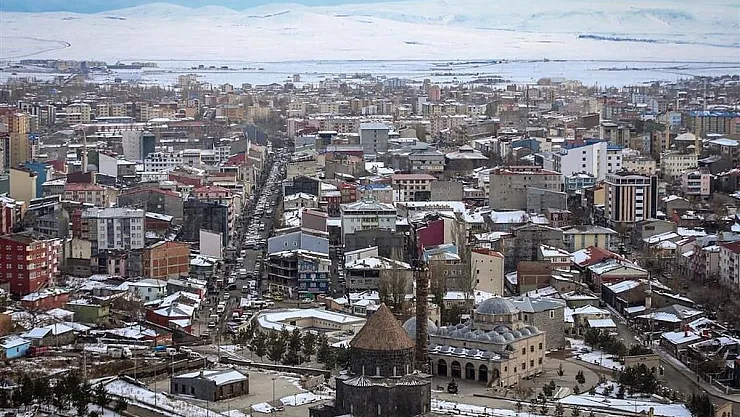 Kars Milletvekili İnan Akgün Alp: 'Biz Erzurum'un ilçesi değiliz'