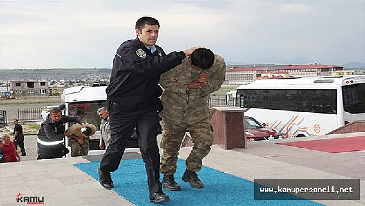 Kars'ta 19 Asker Tutuklandı