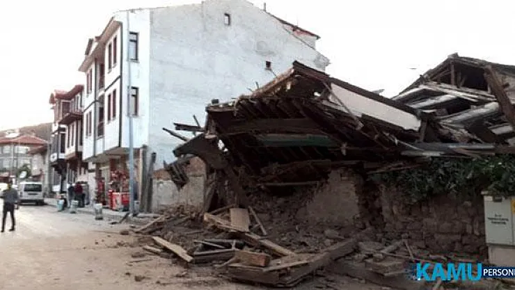 Kastamonu'da 3 Katlı Tarihi Ahşap Bina Çöktü!