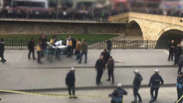 Kastamonu'da Dehşet! Şehrin Göbeğinde Ateş Açtı Bir Kişi Yaralandı!