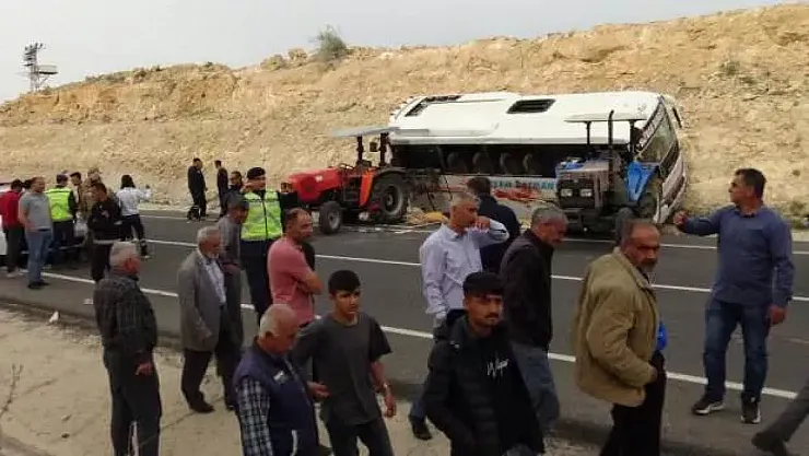 Katliam Gibi Kaza! Çok Sayıda Ölü Ve Yaralı Var