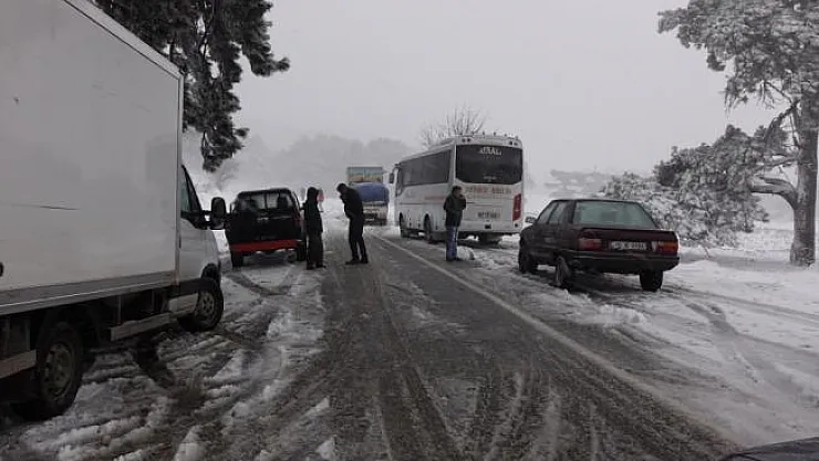 Kazdağları'nda kar yağışı
