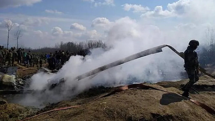 Keşmir'de Bombalı Saldırı- Çok Sayıda Ölü Ve Yaralı Var