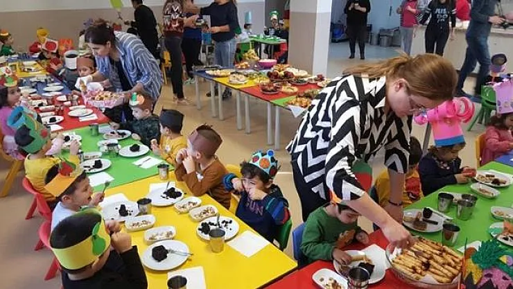 Kısıtlamadan muaf olan ailelerin çocukları için kreşler açık olacak!