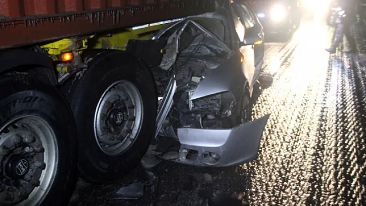 Konya- Adana Yolunda Korkunç Trafik Kazası! 2'si Çocuk 4 Kişi Hayatını Kaybetti