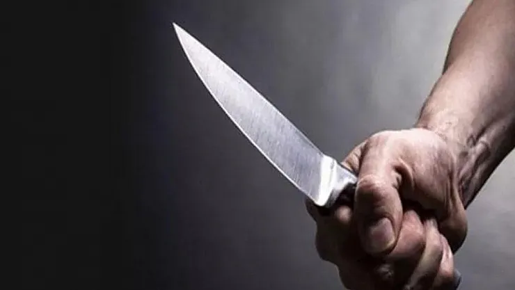 Korkunç olay! Sınıf arkadaşını sırtından bıçakladı!