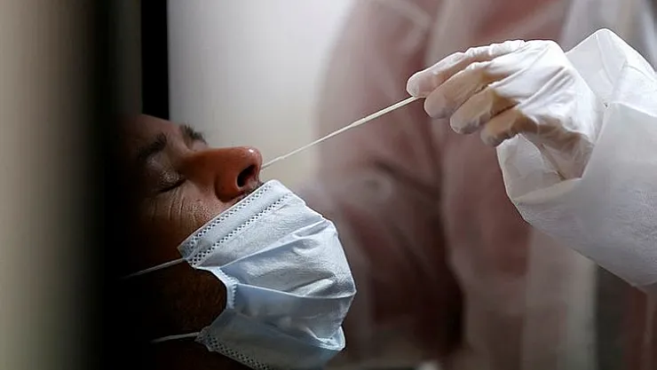 Korona testinde herkesin canı acıyordu: Kovid-19 testi için yeni dönem başlıyor! İşte yeni test yöntemi