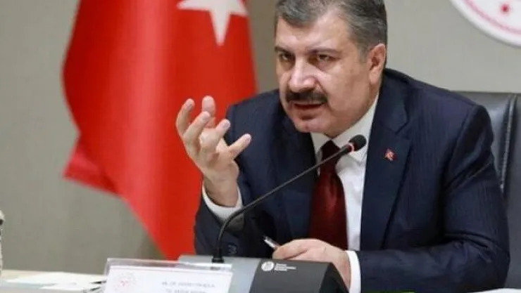 Korona virüsü su damlacıkları ile bulaşır mı? Bakan Koca havuz ve plaja gidenleri uyardı!