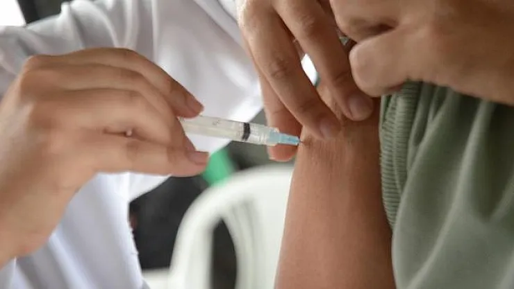 Koronavirüs aşısından sonra yan bu yan etkiler yaşanıyorsa mutlaka test yaptırın!