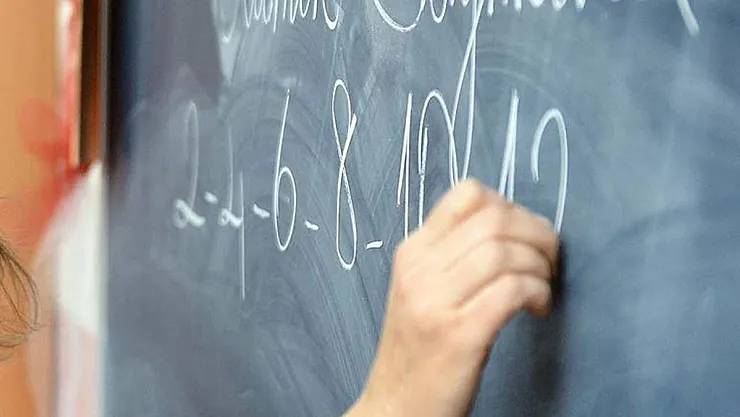 Koronavirüs vaka sayısı artınca herkes merak ediyordu: Bu sene okullarda yüz yüze eğitim olacak mı?