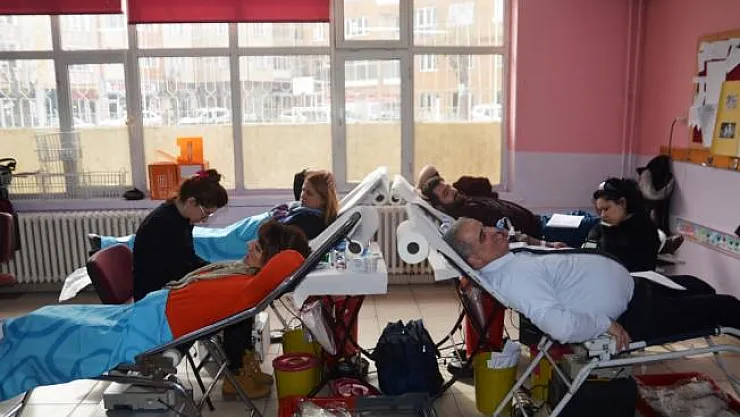 Kütahya'da kan ve kök hücre bağışı kampanyası