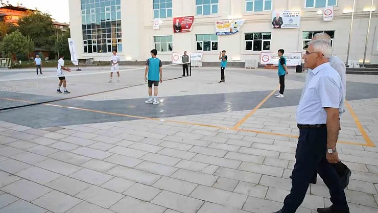 Malatya'da İlk Resmi Ayak Tenisi Turnuvası Başladı