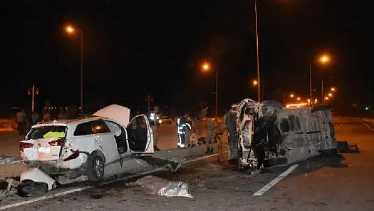Malatya'da, yolcu minibüsü çevre yolunda trafik kazası geçirdi! 2 ölü 16 yaralı