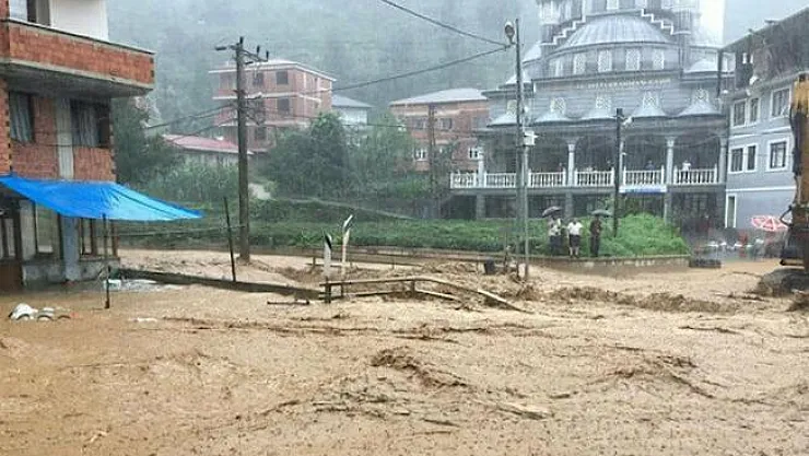 Manisa Akhisar'da aşırı yağışlar sele neden oldu! 1 kişi hayatını kaybetti