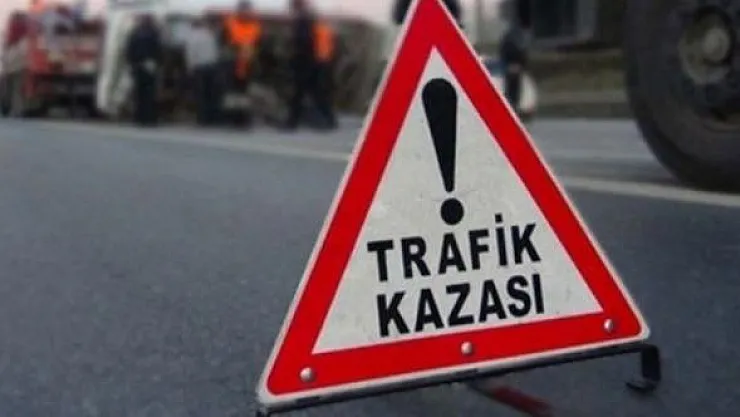 Manisa'da korkunç kaza : İki araç kafa kafaya çarpıştı