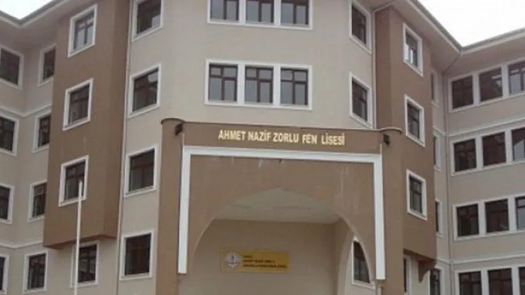 Maskesiz toplantı yapan okul müdürü yüzünden 32 öğretmen karantinaya alındı!