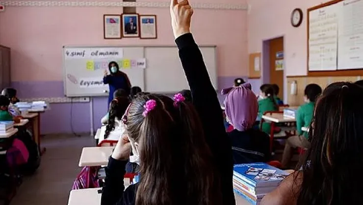 MEB'den ara tatil müjdesi! Ramazan Bayramı ile birleşiyor: Bakan Özer son dakika açıkladı.. Ara tatil kaç gün?