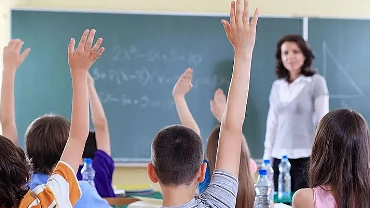 MEB'den yeni karar böyle duyuruldu: Bu yıldan itibaren resmen değişti! İlkokul, ortaokul ve liselerde..