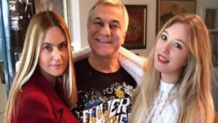 Mehmet Ali Erbil'in kızı Yasmin Erbil verdiği pozla gündeme geldi!