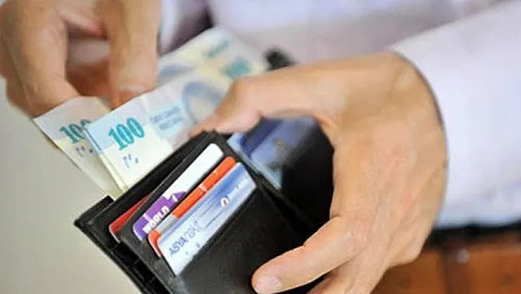 Memurlara Kötü Haber Geldi! Maaşlardan Yüzde 20 Kesinti Yapılacak!