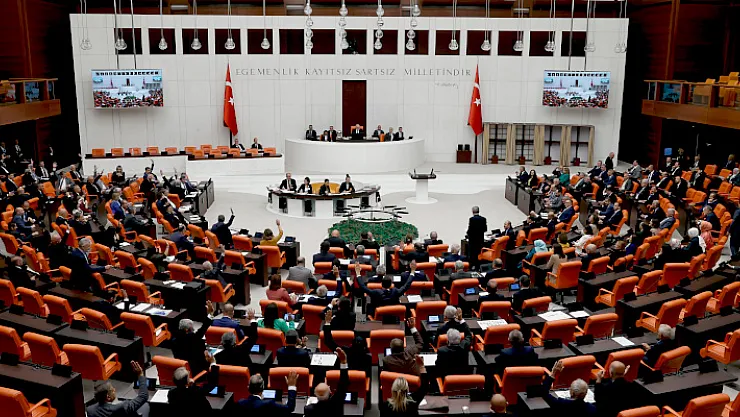 Merak ediliyordu: Belli oldu! TBMM'den peş peşe kararlar gece yarısı açıklandı