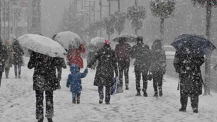 Meteoroloji uyarılarını peş peşe sıraladı! Kar geri geliyor!