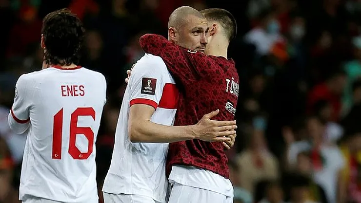 Milli Takımda Deprem! Ünlü Futbolcu Takımı Bıraktı!