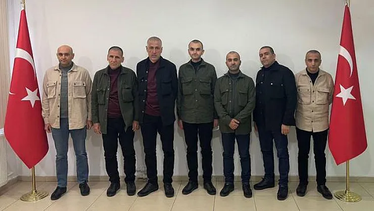 MİT Ve Katar İstihbaratından Ortak Operasyon! Alıkonulan 7 Türk Türkiye'ye Getirildi