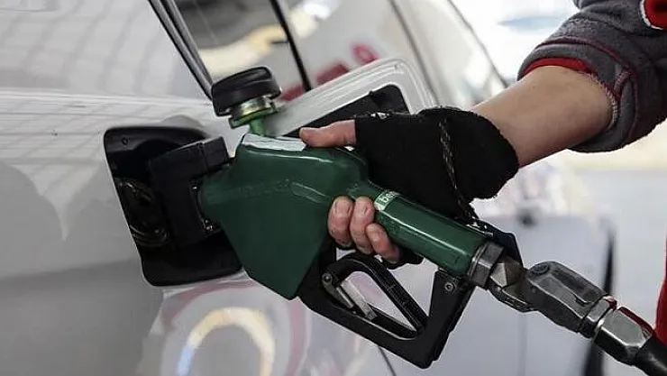 Motorinin litre fiyatında gece yarısından geçerli olmak üzere indirime gidilecek!