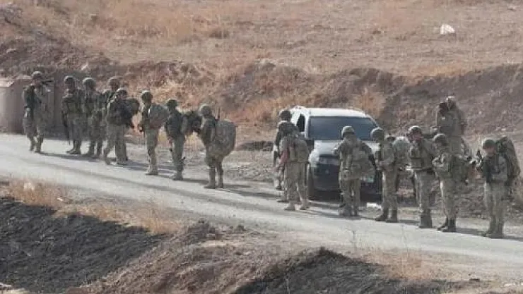 Münbiç Sınırına Takviye Güç Sevk Edildi: Bordo Bereliler ve Komandolar İlerliyor