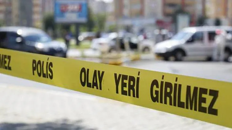 Muş'ta görev yapan bir polis memuru herkesin gözü önünde intihar etti!