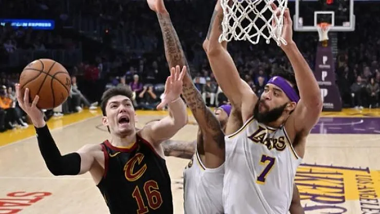 NBA'de Cleveland Cavaliers, Los Angeles Lakers deplasmanından galip ayrıldı