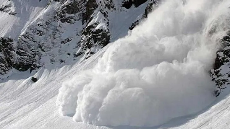 Niğde Aladağlar'a tırmanan dağcılardan biri çığ altında kaldı