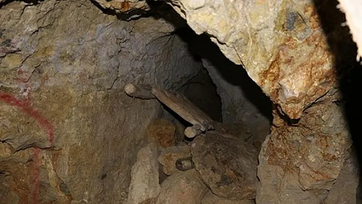 Niğde'de kaçak defineciler CİN'leri bile düşünmüşler