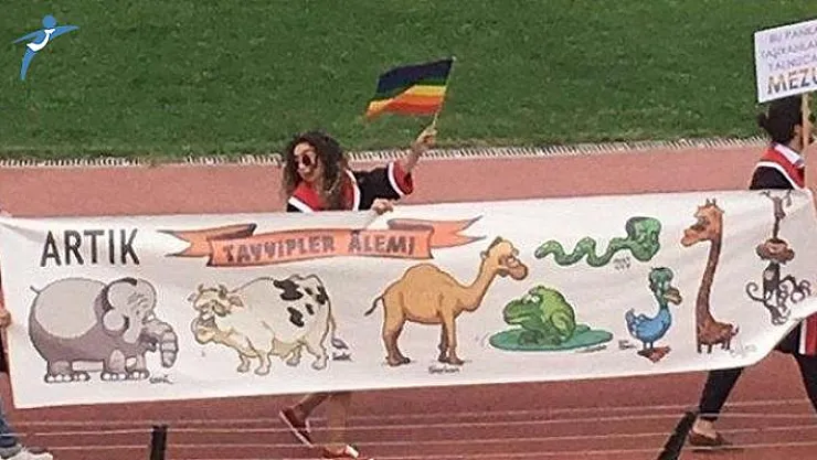 ODTÜ Mezuniyet Törenindeki Pankartlar Nedeniyle 3 Kişi Gözaltına Alındı