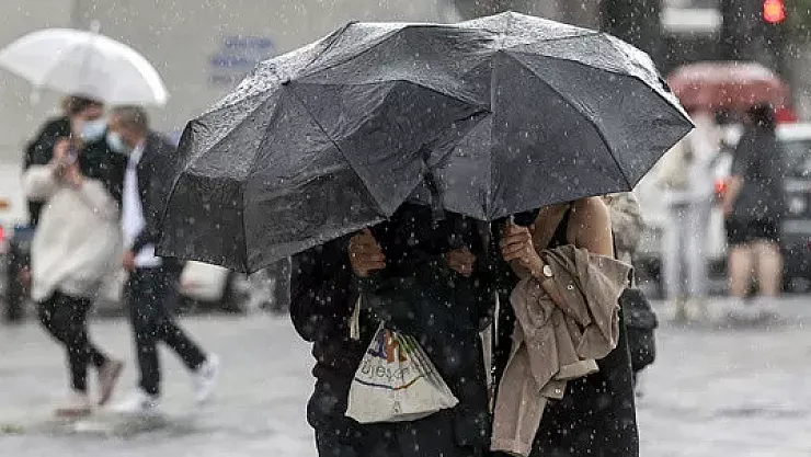 Öğleden sonrasında mümkünse evden dışarı adım bile atmayın! Meteoroloji'den 5 il için kritik uyarı geldi!
