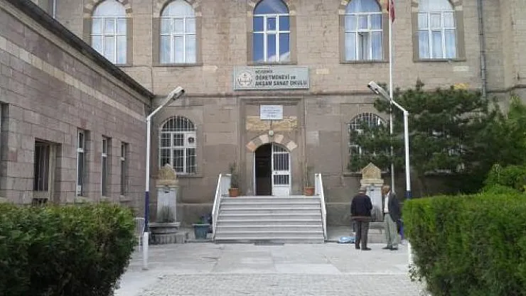 Öğretmenevi Müdürlüğü Kapsamında Ön Büro Elemanı Alımı Yapıyor