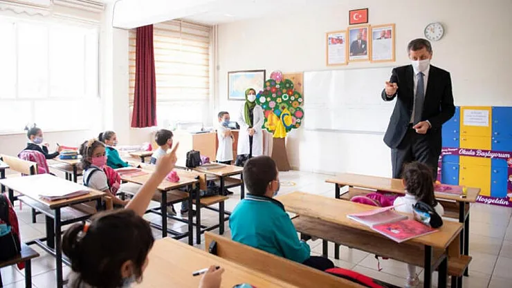 Okullarda yüz yüze eğitimin başlayacağı tarih hakkında resmi açıklama geldi!