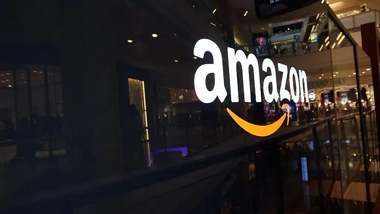 Online alışverişin zirve ismi Amazon'dan şaşırtan karar! Şirket, ikinci genel merkezinin ikinci kısmının devam eden inşaat çalışmalarına ara verdi!