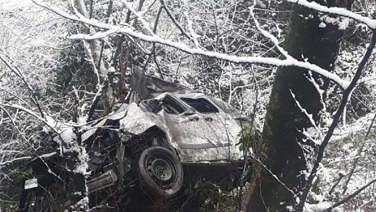 Ordu Çamaş'ta trafik kazası- Uçuruma düşen otomobilde bulunan 3 kişi hayatını kaybetti